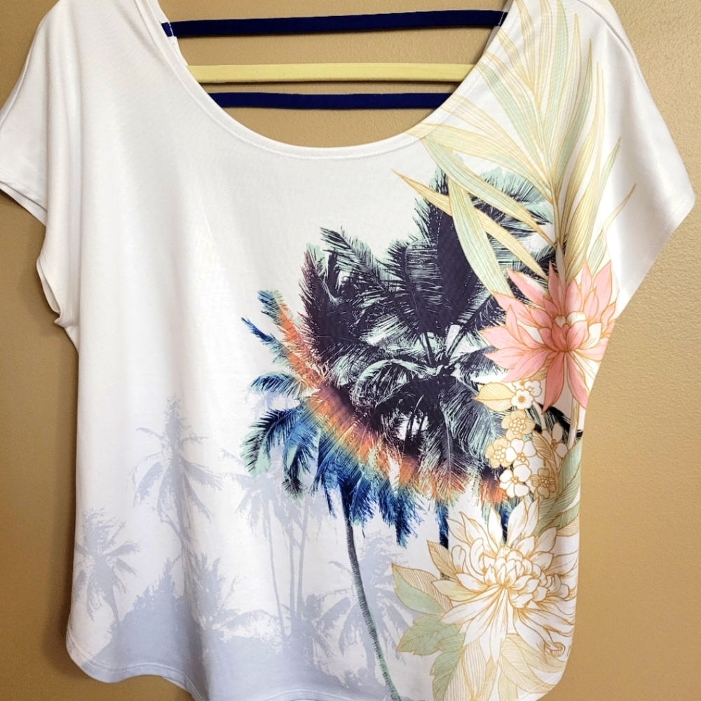 3/$20 Ladies Med top